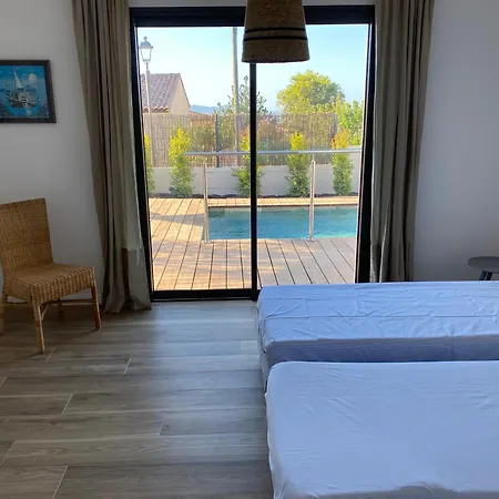 A Avec Piscine Villa